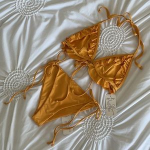 🔴SOLD🔴Dippin’ Daisy’s Citrine shimmer bikini set